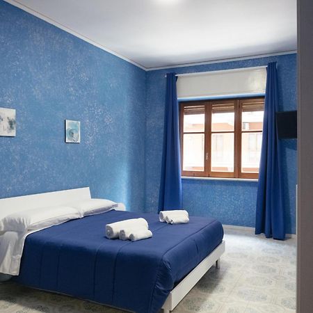 Domus Aurea Relax Room ซาแลร์โน ภายนอก รูปภาพ