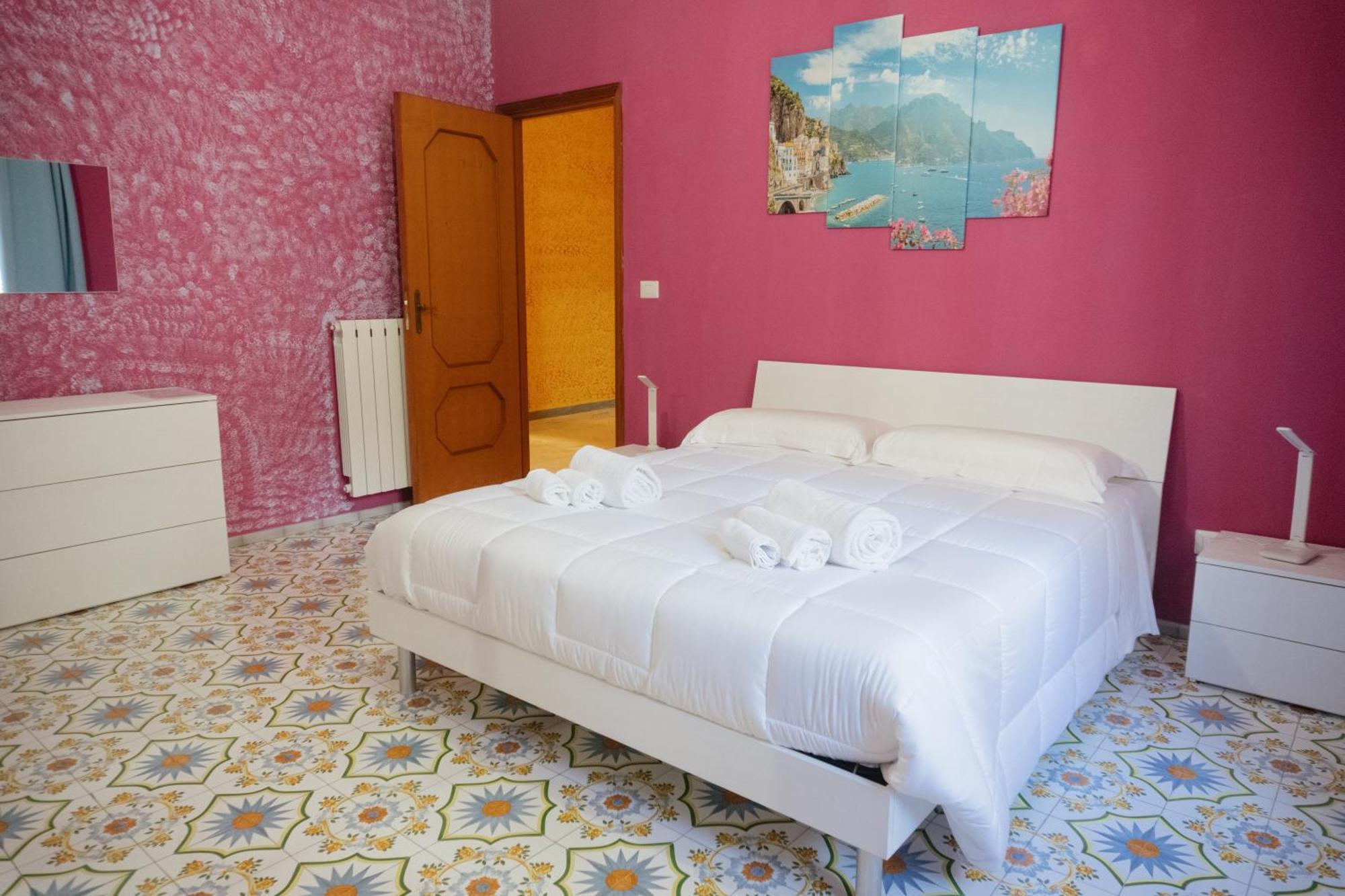Domus Aurea Relax Room ซาแลร์โน ภายนอก รูปภาพ
