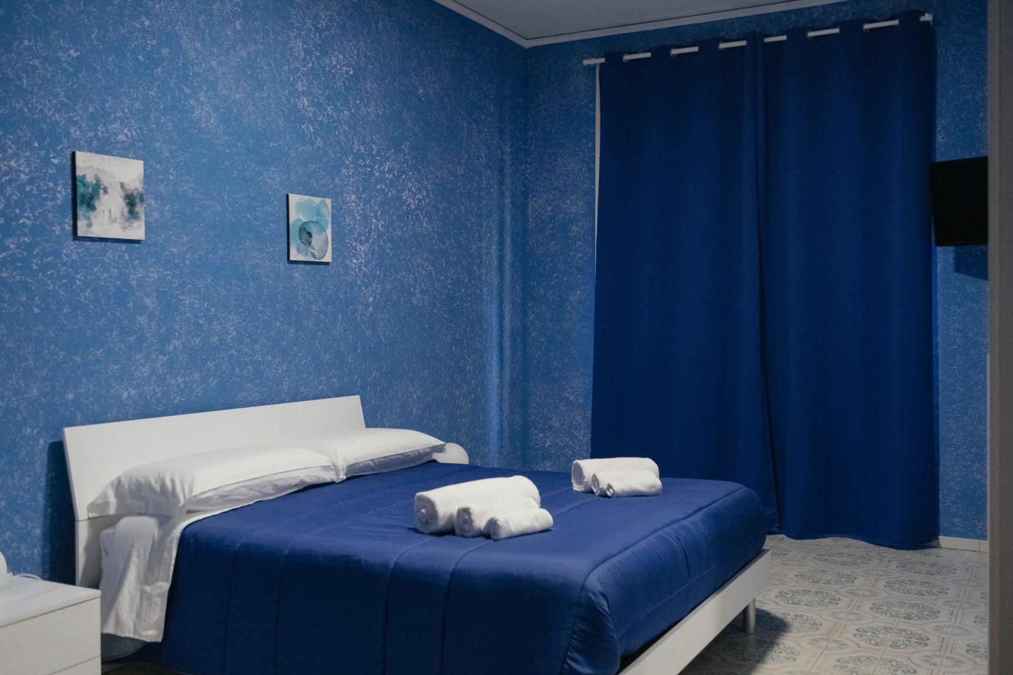 Domus Aurea Relax Room ซาแลร์โน ภายนอก รูปภาพ
